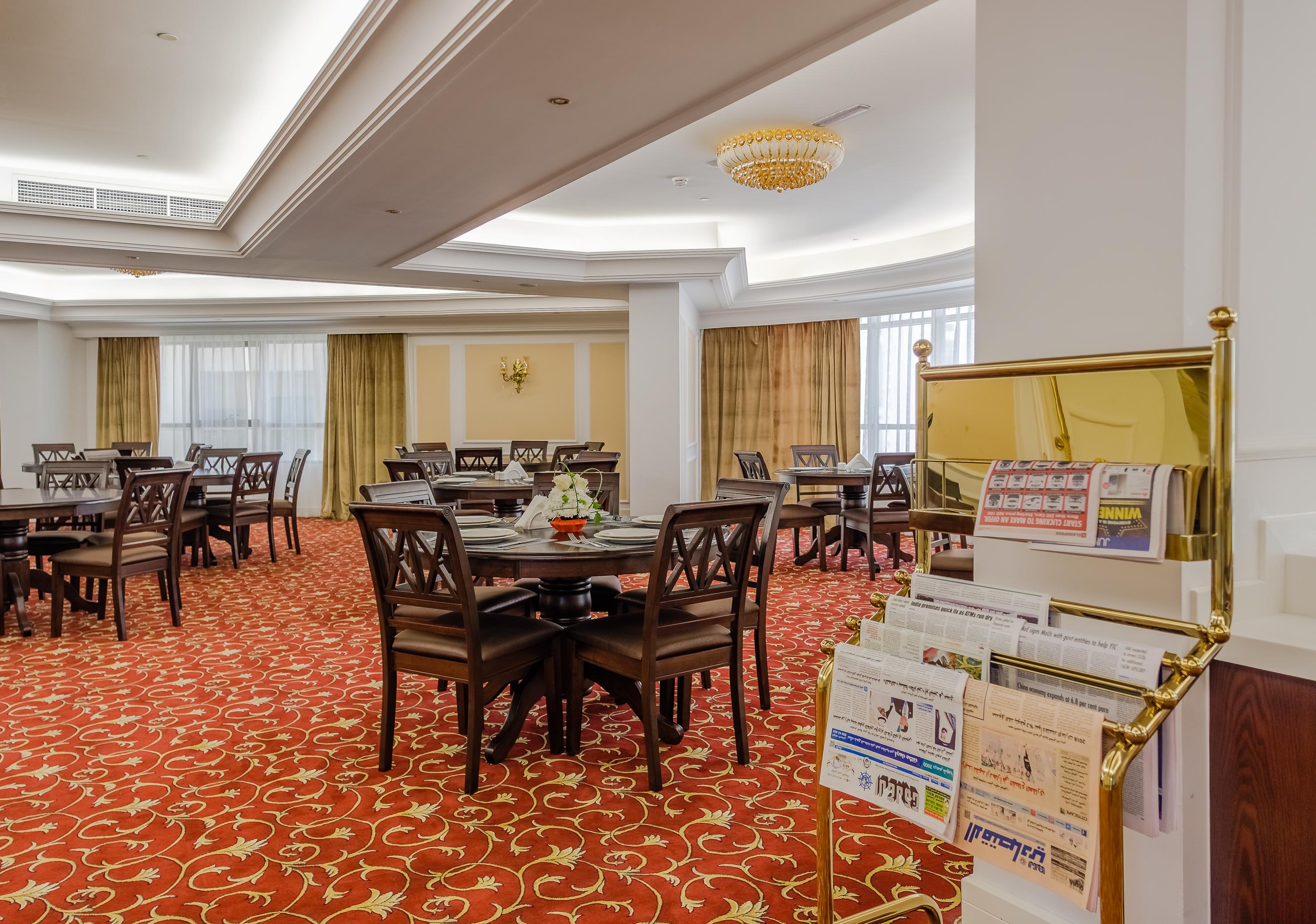 Tulip inn 4. Crystal Plaza al Majaz (ex. Tulip Inn al Khan) 4* Шарджа, 700 м до моря. Кристалл Плаза Шарджа 4. Отель Crystal Plaza al Majaz Hotel 4. Tulip Inn al Khan 4 Шарджа.